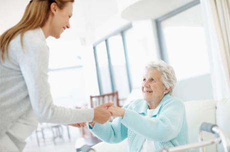 woman caring for elderly mother szexyn